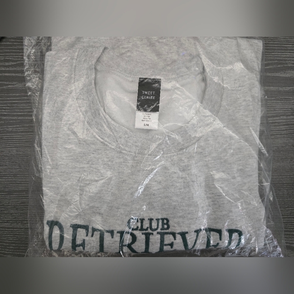 Sweet Claire Embroidered Retriever Club Sweatshirt - Picture 6 of 7